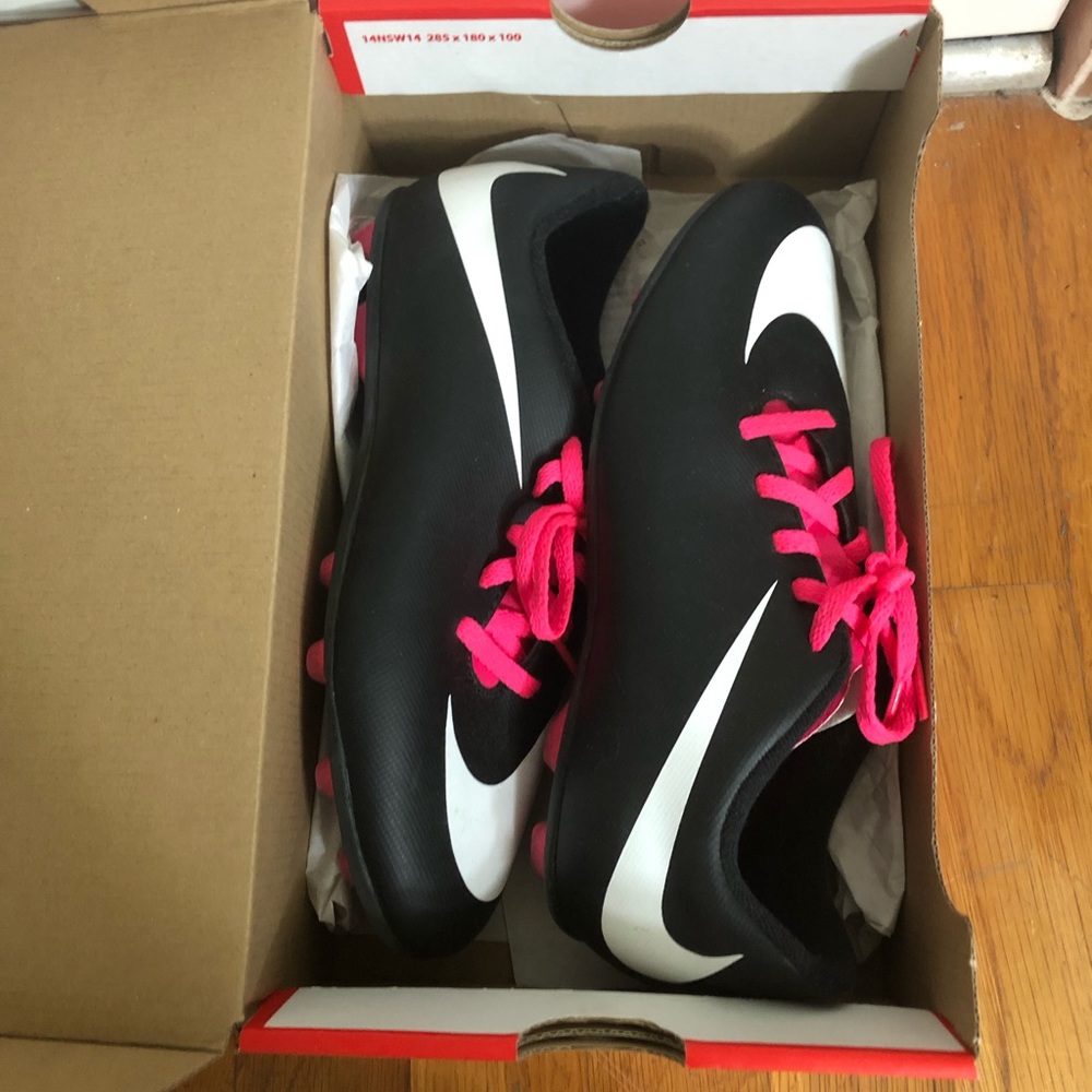 Brand new Nike Soccer Cleats